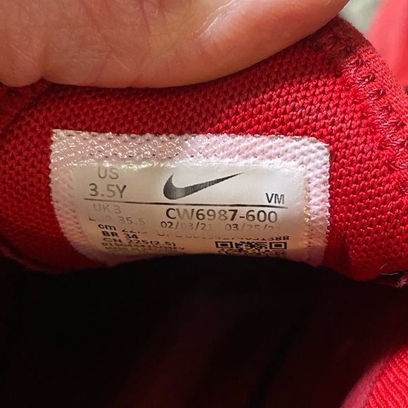 Youth boys shoes (3.5 & 4) - Picture 5 of 10